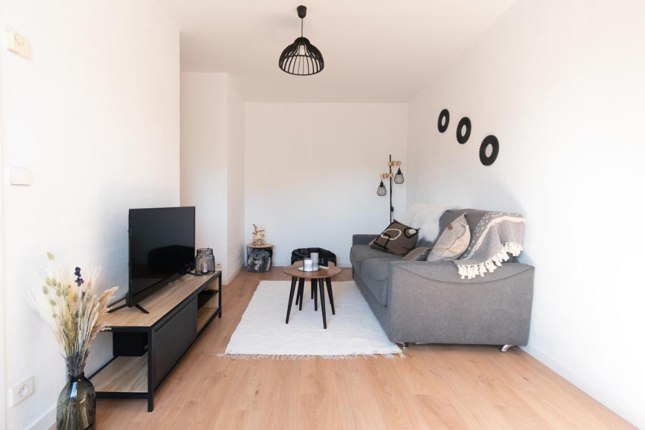 Bienvenue Chez Vous Tres Calme Et En Plein Centre Lägenhet Mantes-la-Jolie Exteriör bild