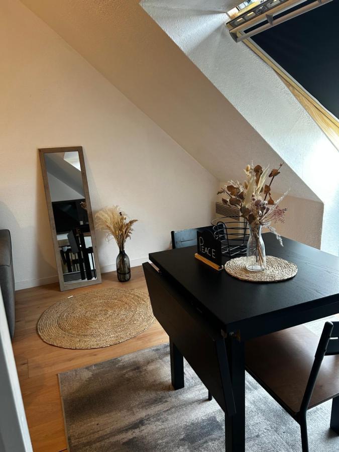Bienvenue Chez Vous Tres Calme Et En Plein Centre Lägenhet Mantes-la-Jolie Exteriör bild
